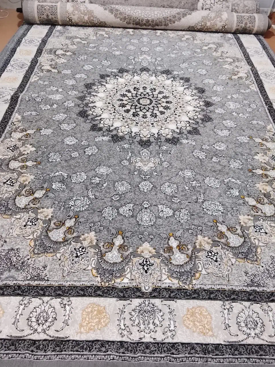 نقد و اقساط\بدون سود/بدون واسطه|فرش|شاهینشهر, منطقه صنعتی سین|دیوار