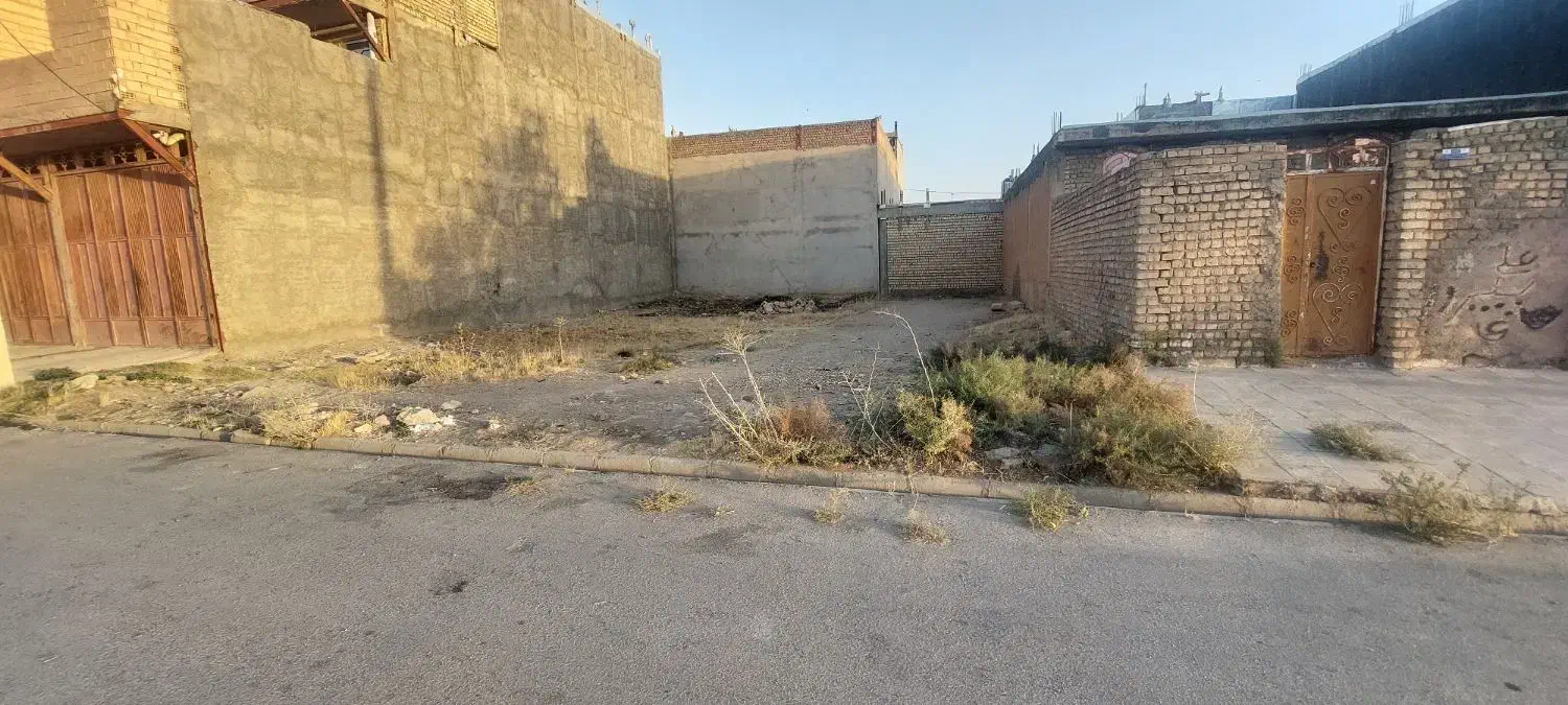 زمین تجاری سی متری دوم ۳۰۰ متر. شمالی .دارای سند|فروش زمین و ملک کلنگی|کوهدشت, |دیوار