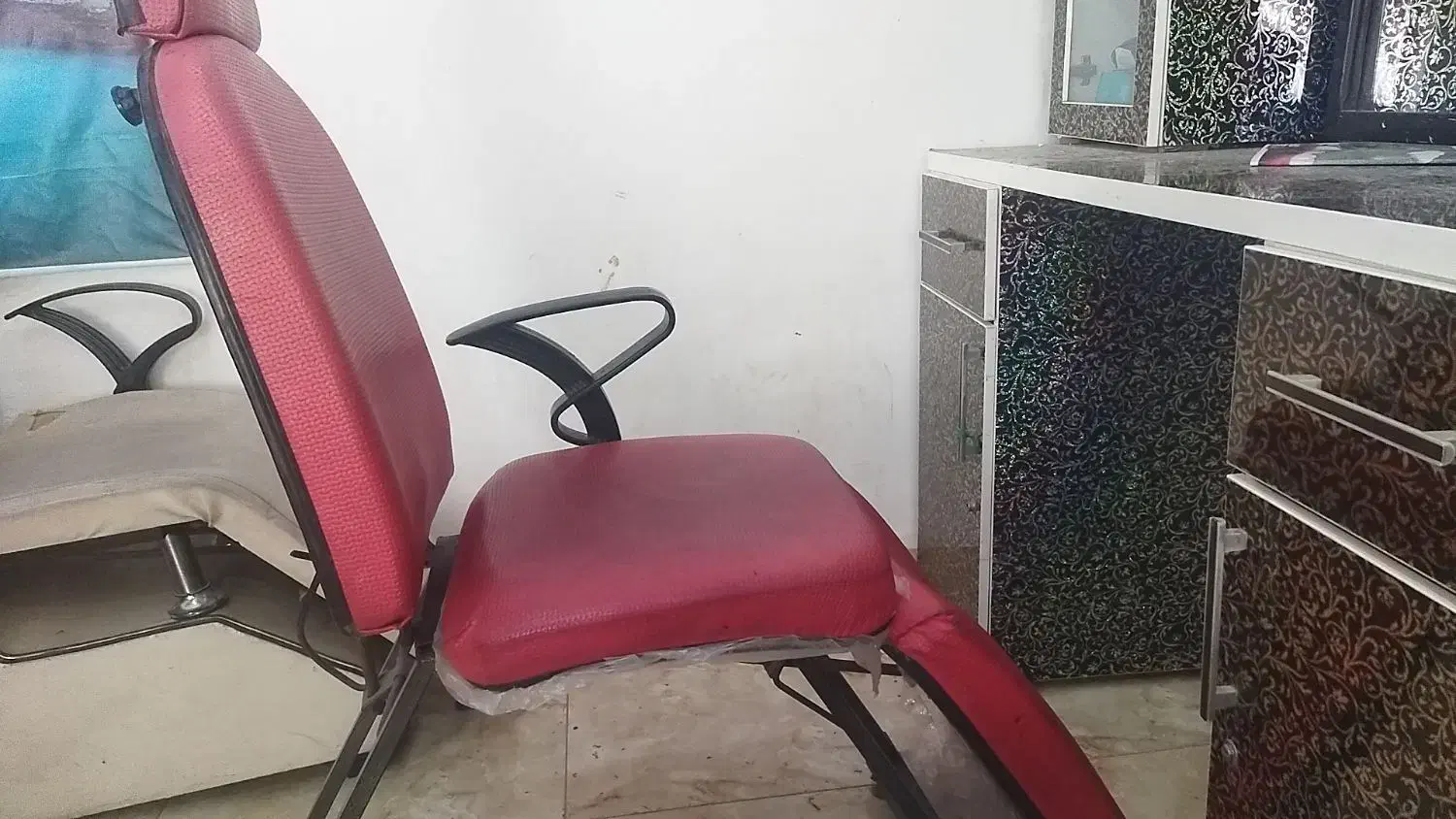 صندلی اصلاح|آرایشگاه و سالنهای زیبایی|دزفول, |دیوار