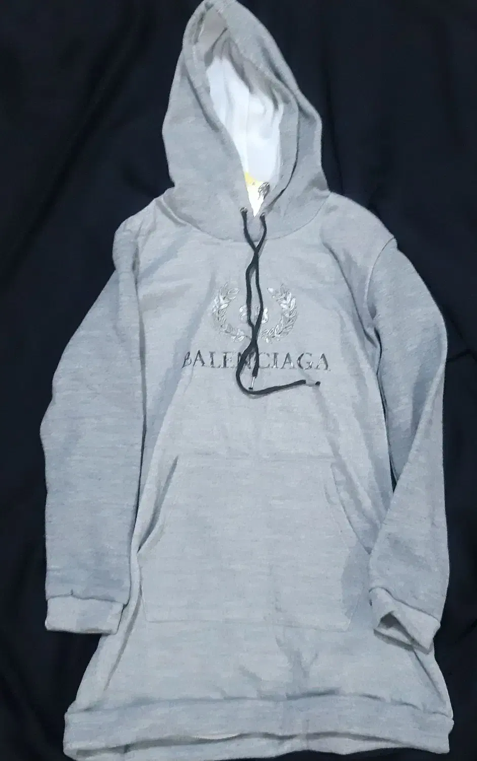 هودی|لباس|قم, بنیاد|دیوار