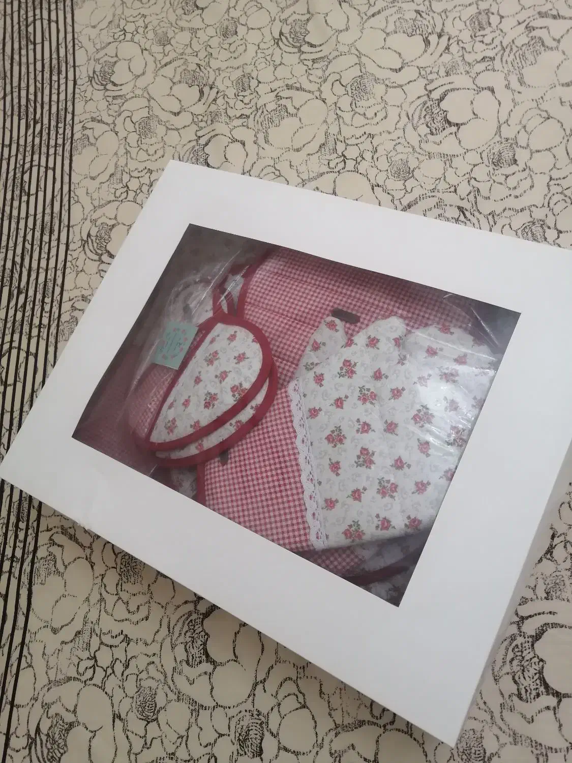 سرویس اشپزخانه ده تیکه|سفره، حوله، دستمال آشپزخانه|اراک, |دیوار