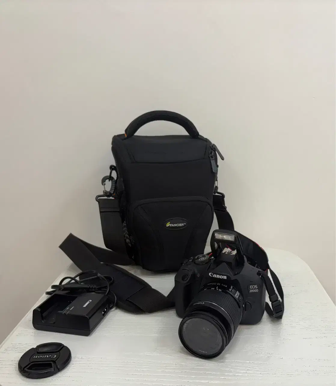 دوربین Canon 2000D تمیز و کمکارکرد|دوربین عکاسی و فیلمبرداری|پردیس, فاز ۱|دیوار