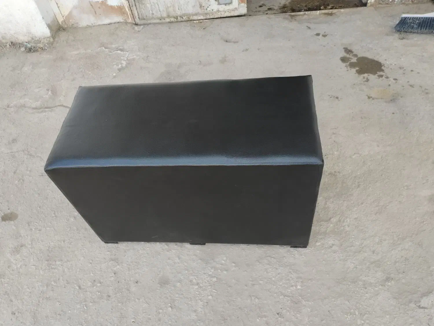 پاف و صندلی|صندلی و نیمکت|زاهدان, |دیوار