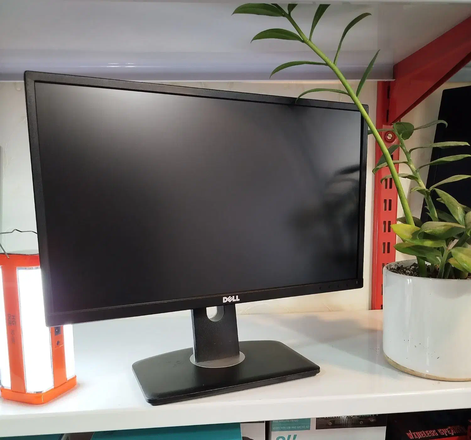 مانیتور ۲۲ اینچ dell پنل ips|قطعات و لوازم جانبی رایانه|تهران, نازی‌آباد|دیوار