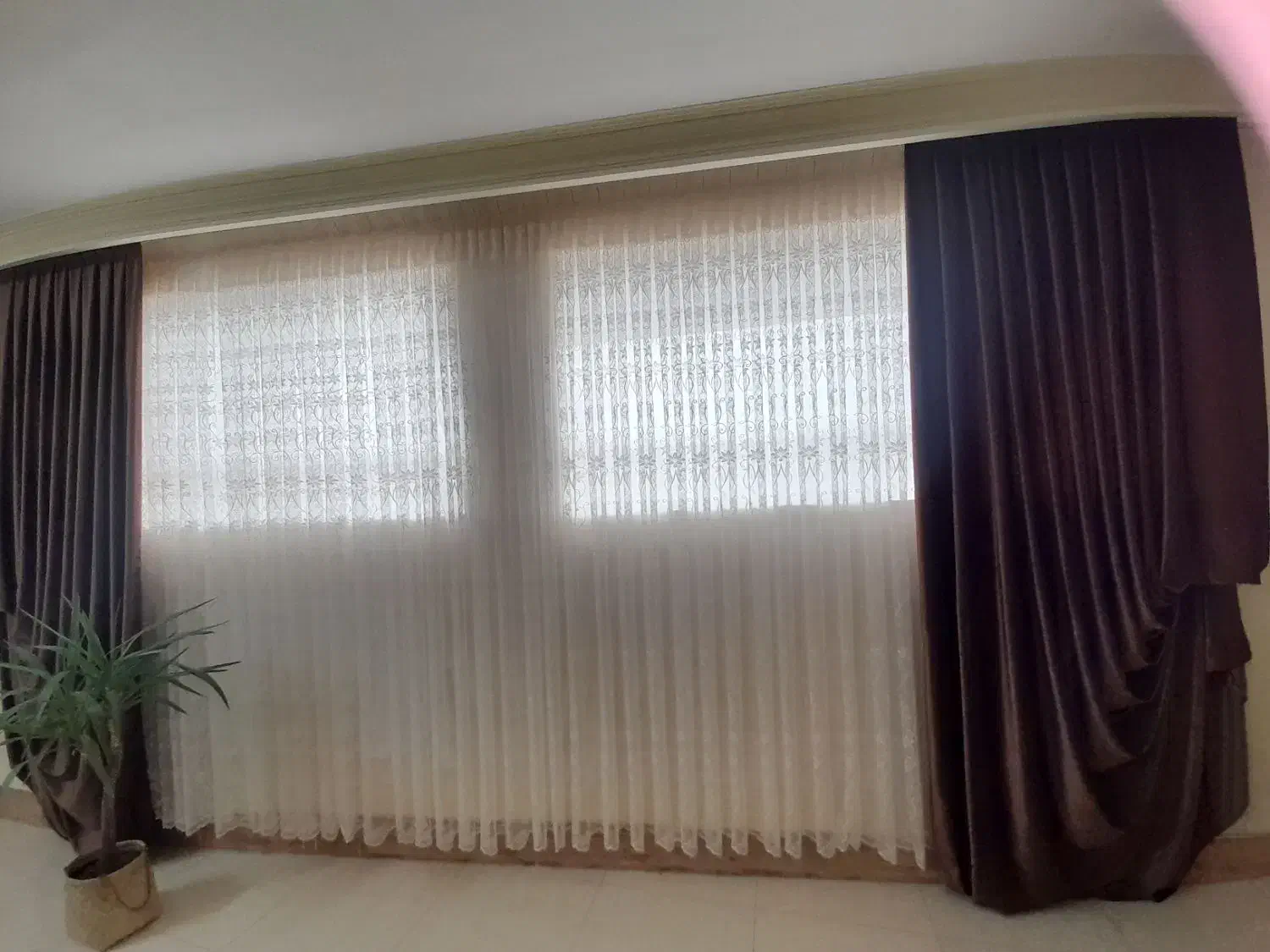 پرده به همراه دوعددوالان مخمل|پرده، رانر، رومیزی|سبزوار, قاضی زاد|دیوار