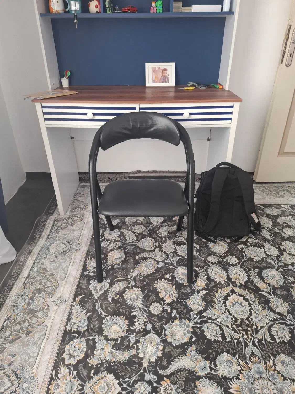 صندلی|صندلی و نیمکت|کنگاور, |دیوار