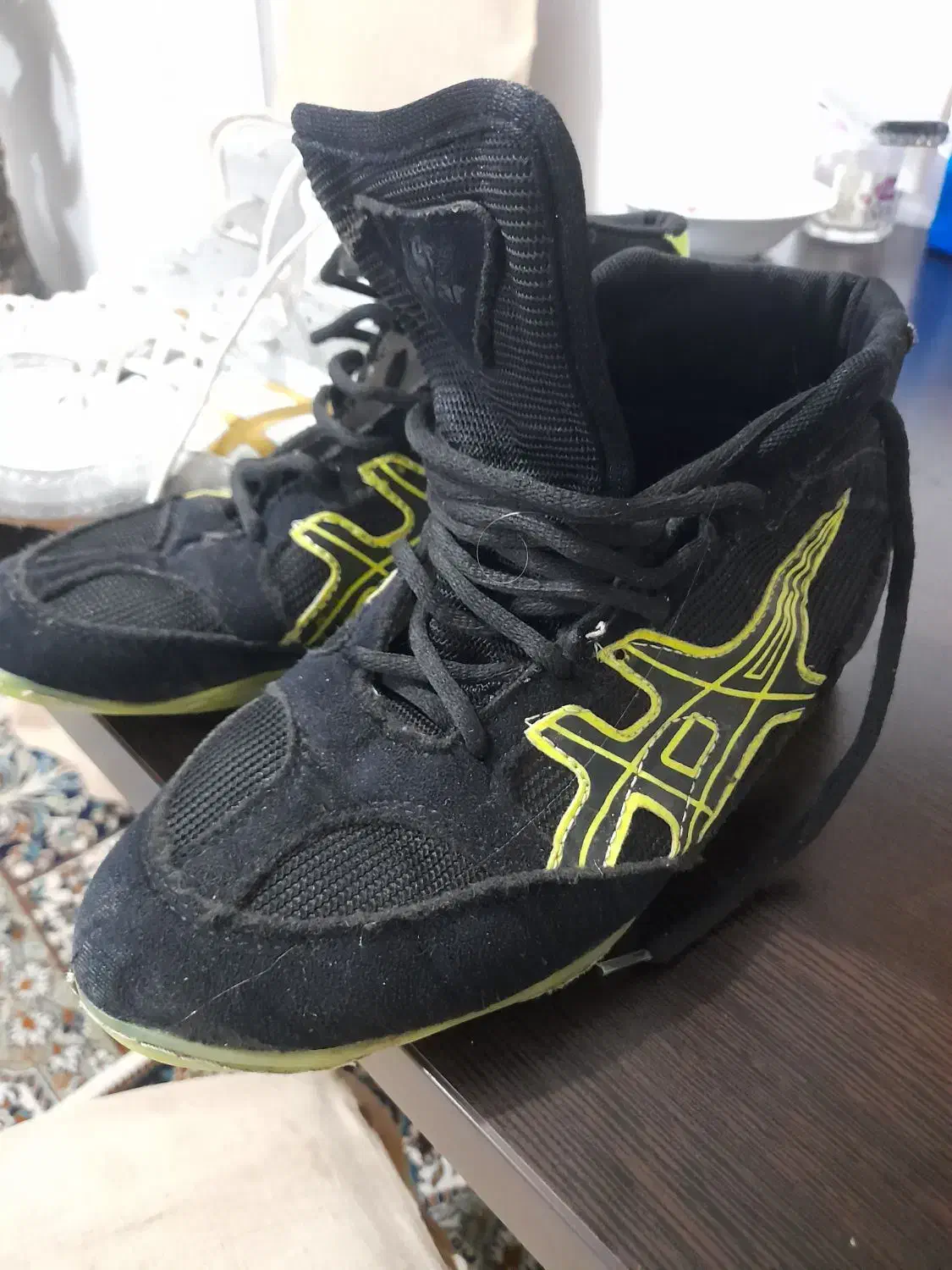 کتونی کشتی|کیف، کفش، کمربند|آستارا, |دیوار