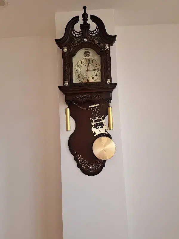 ساعت دیواری|ساعت دیواری و تزئینی|صدرا-فارس, فاز ۱|دیوار