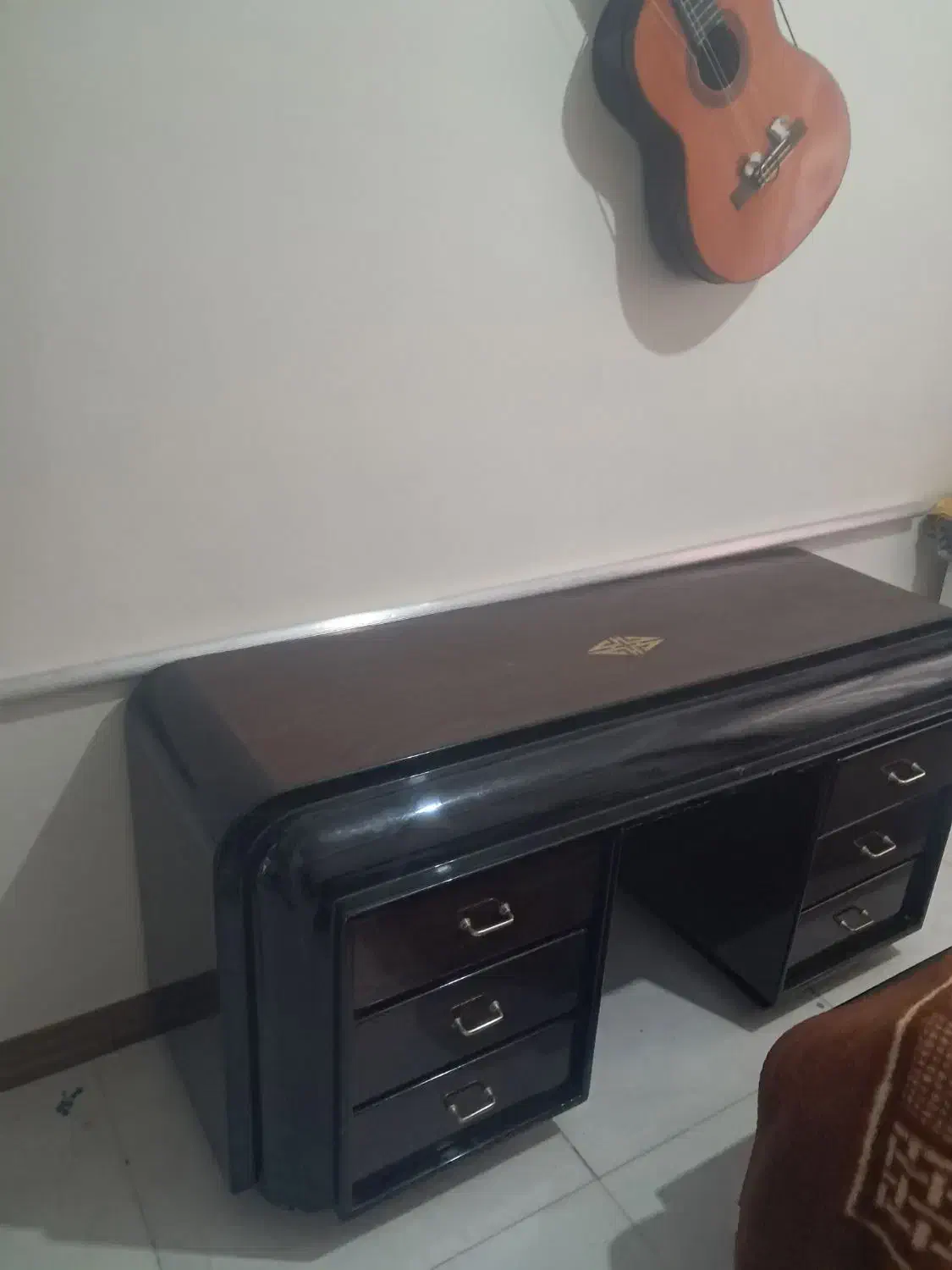 دراور با اینه|بوفه، ویترین، کنسول|فشاپویه, |دیوار