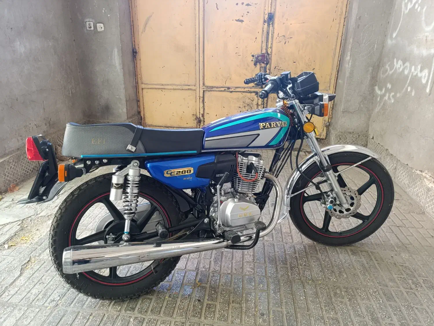 فروش فوری پرواز ۲۰۰ ۴۰۳|موتورسیکلت|الیگودرز, |دیوار