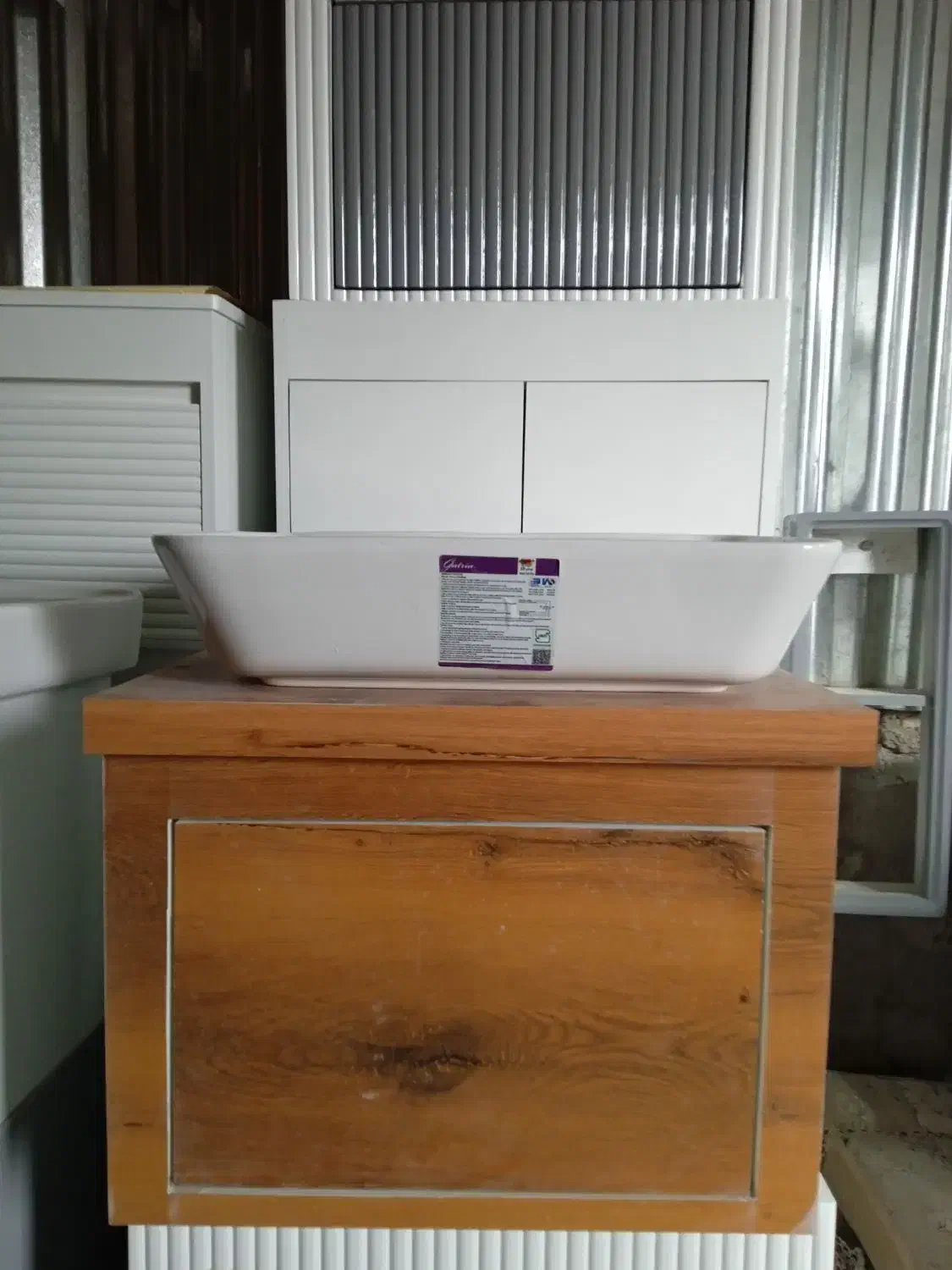 روشویی کابینتی زدآب‌پی‌وی‌سی|لوازم سرویس بهداشتی|قم, بوستان جوان|دیوار