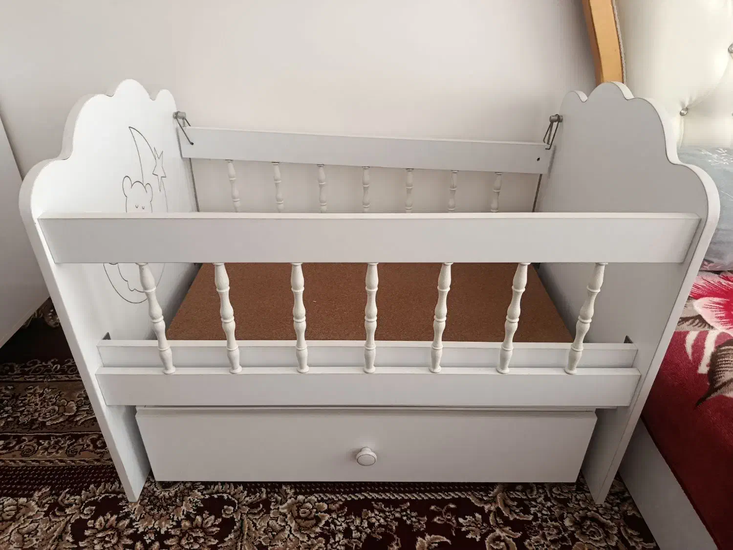 تخت خواب کنار مادر گهواره ای|تخت و سرویس خواب|ایلخچی, |دیوار