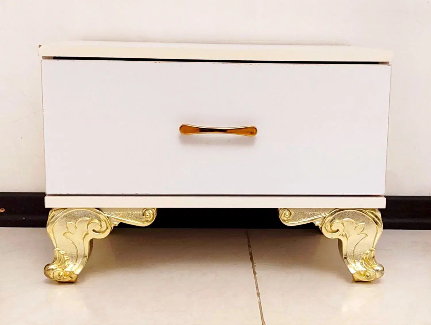 میز یک کشو MDF پایه طلایی|مبلمان خانگی و میز عسلی|ماهدشت, |دیوار