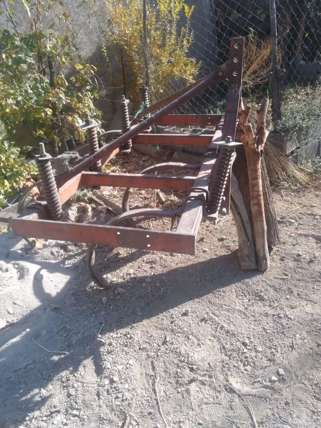 تراکتوربا ادوات|خودرو سنگین|سیسخت, |دیوار