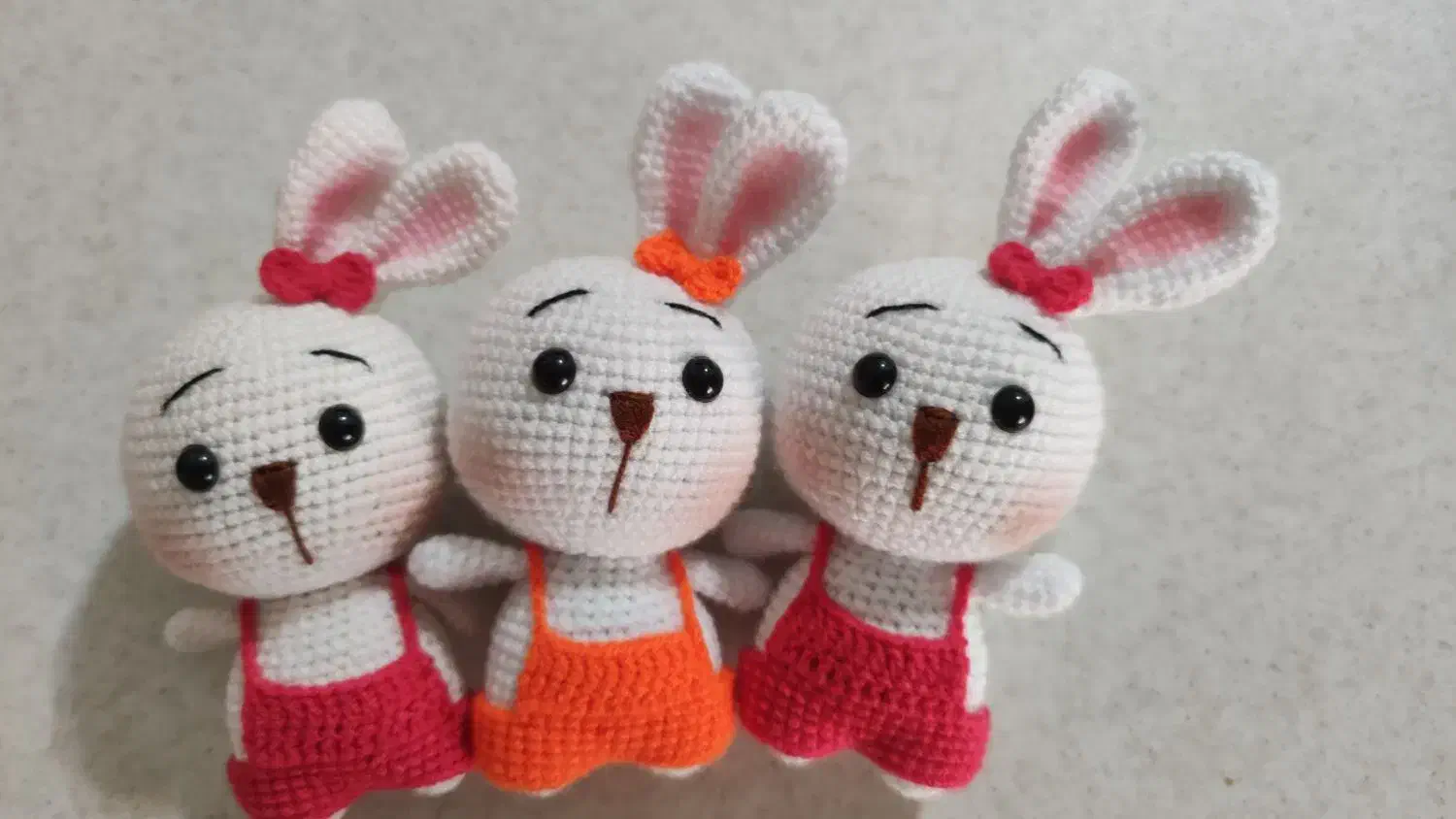 عروسک خرگوش|اسباب‌‌بازی|اصفهان, باغ زیار|دیوار