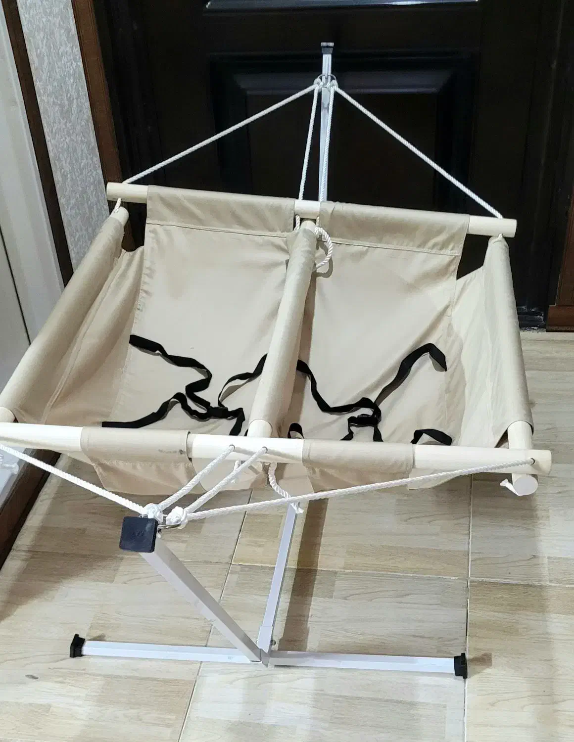 گهواره دوقلو|تخت و صندلی بچه|کاشان, سوریجان|دیوار