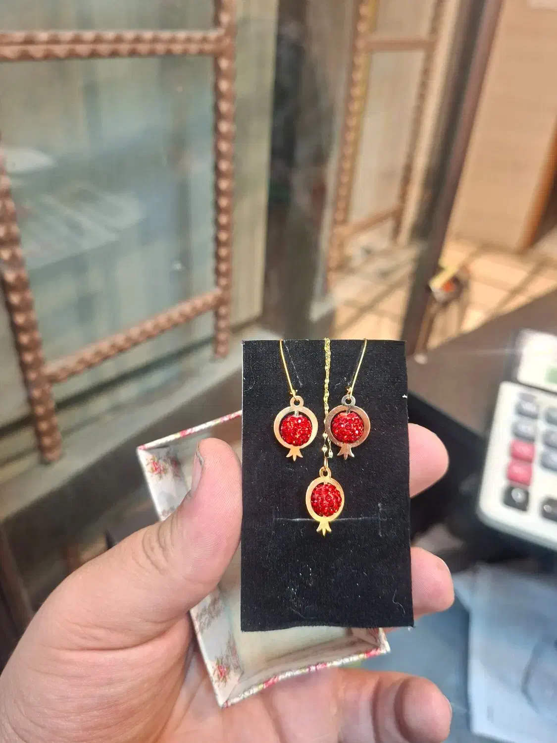 نیم ست یلدایی جذاب|جواهرات|شیراز, شاهچراغ|دیوار