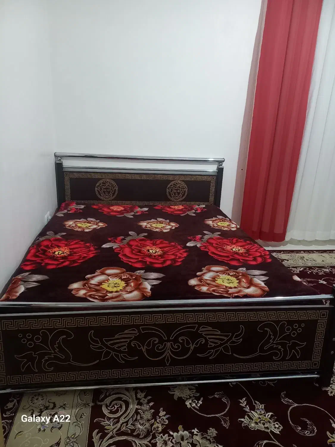 تخت دونفره باتشک طبی|تخت و سرویس خواب|مهاجران, |دیوار