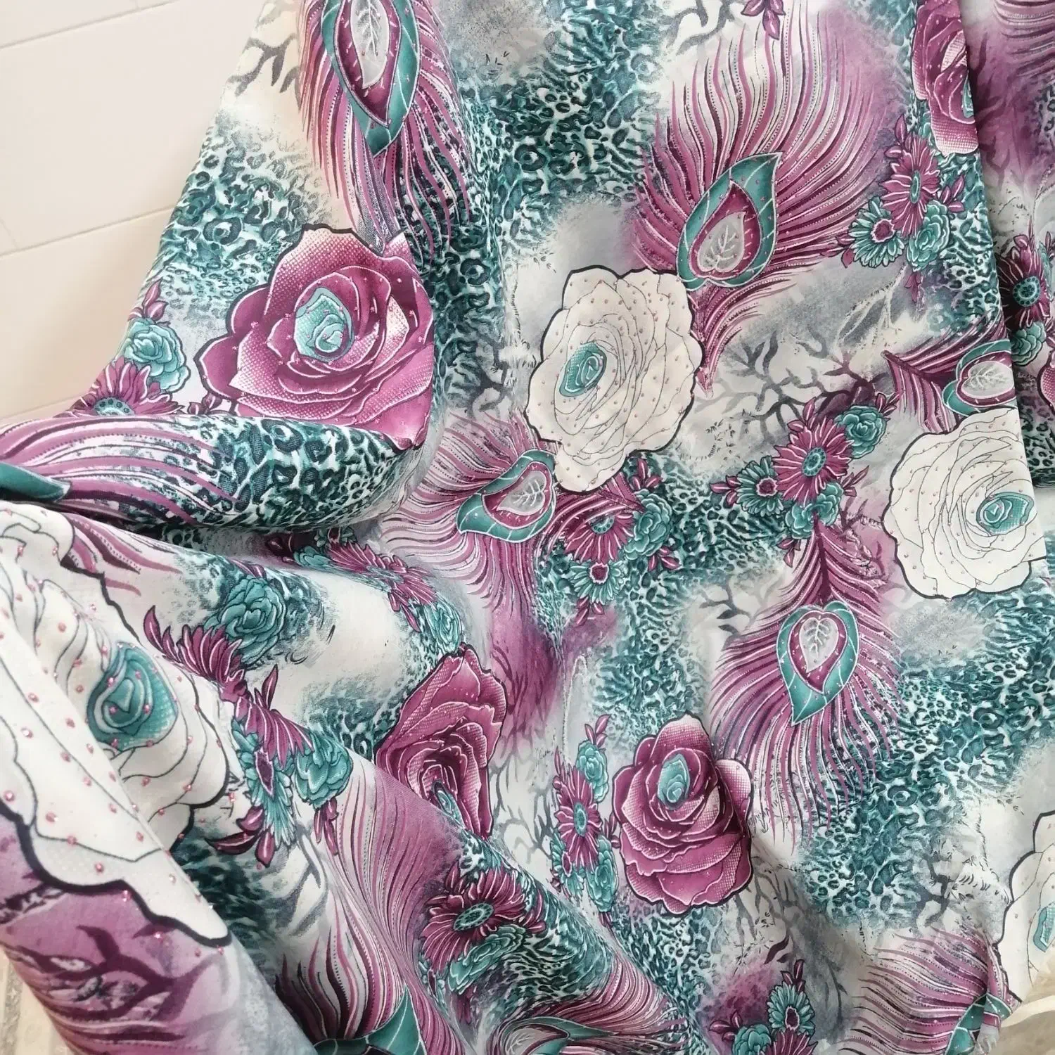 دو عدد چادر رنگی|لباس|قم, باغ شریفی|دیوار