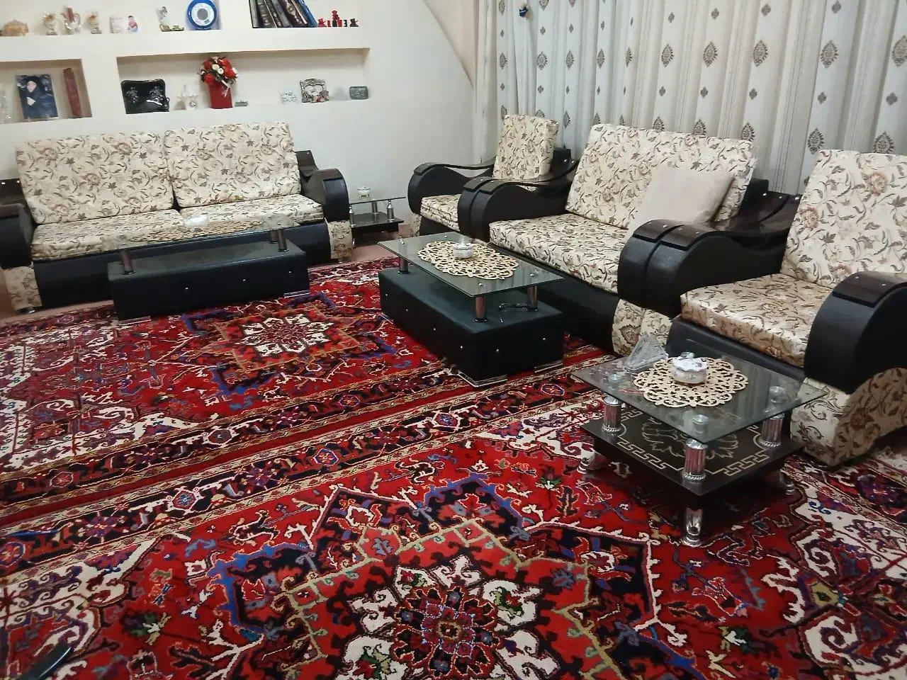 یک دست مبلمان راحتی هفت نفره|مبلمان خانگی و میز عسلی|تبریز, |دیوار