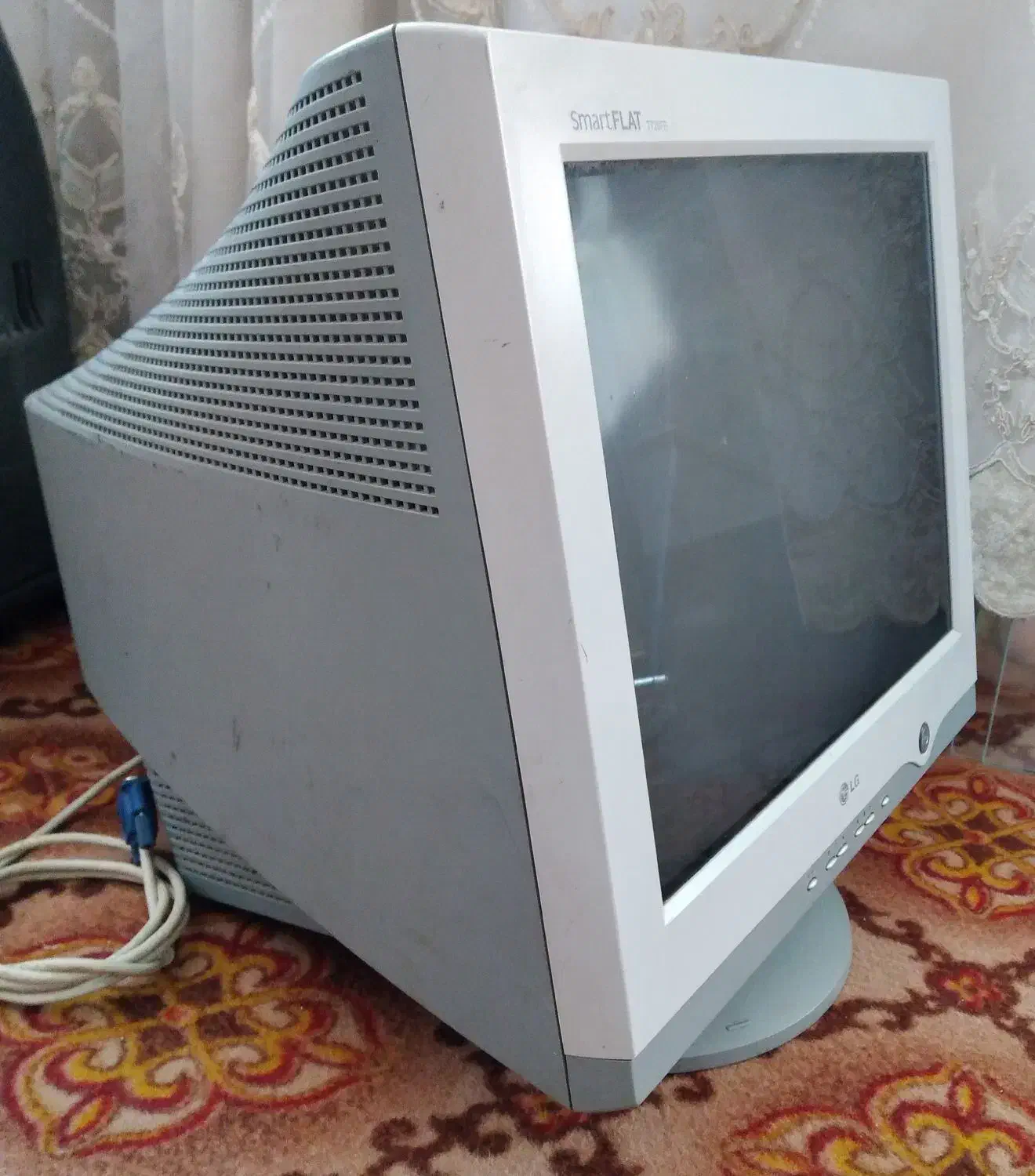 مانیتور LG|قطعات و لوازم جانبی رایانه|شیراز, شیخ روزبهان|دیوار