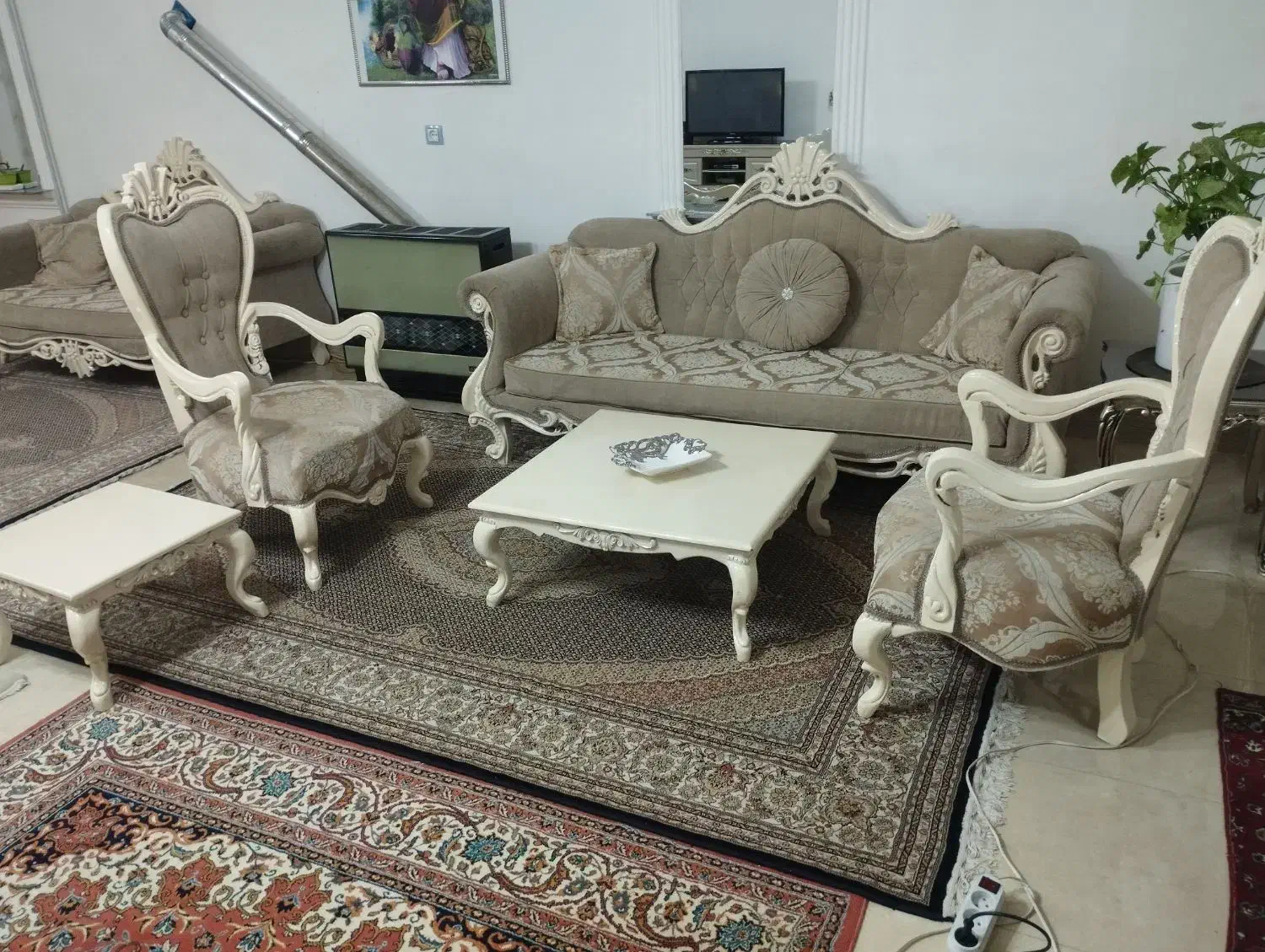 مبل 7 نفره با سه تا میز تمیز|مبلمان خانگی و میز عسلی|مراغه, |دیوار