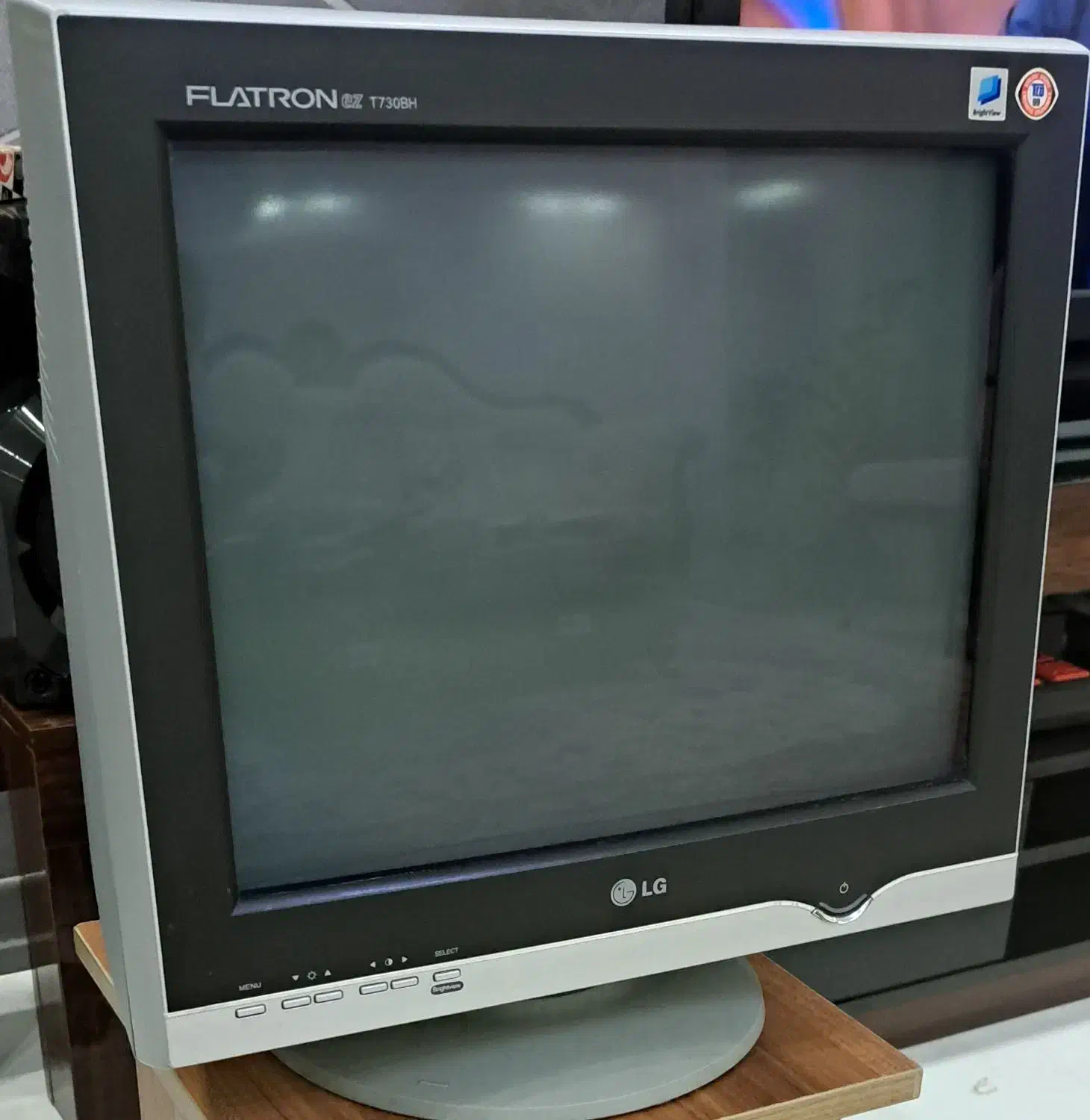 مانیتور برند LG در حد نو|رایانه رومیزی|شاهین‌شهر, حافظ جنوبی|دیوار