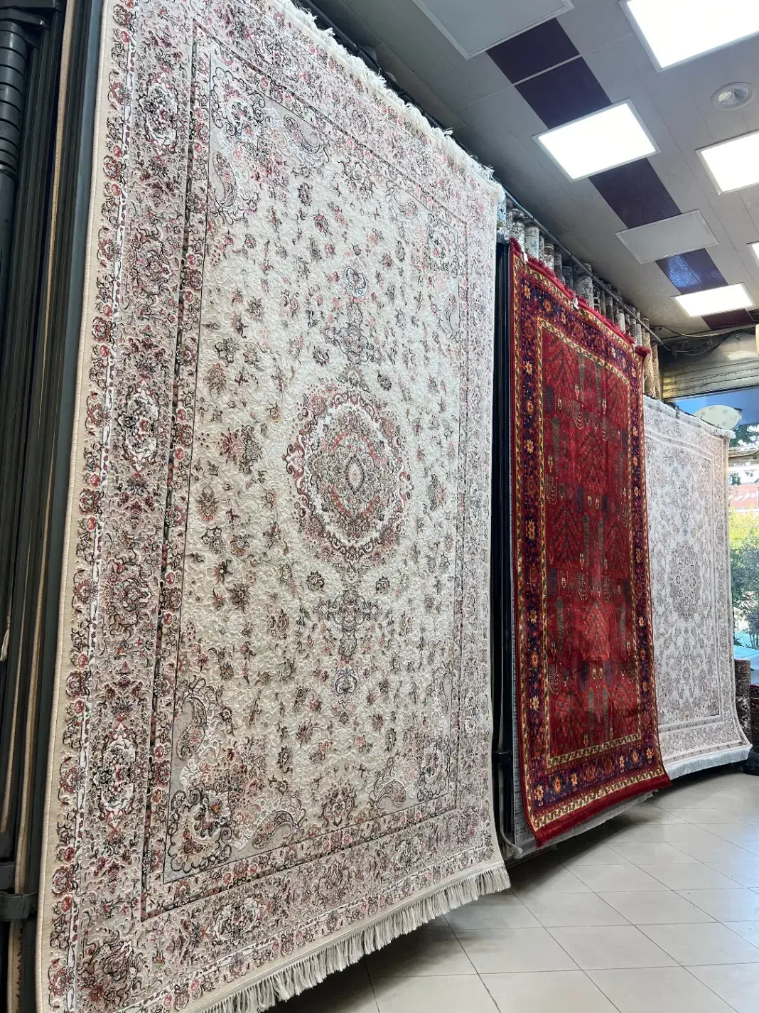 فرش ماشینی 4 متر و 5 متری و 6 متری ( ۱۲۰۰ شانه)|فرش|تبریز, |دیوار