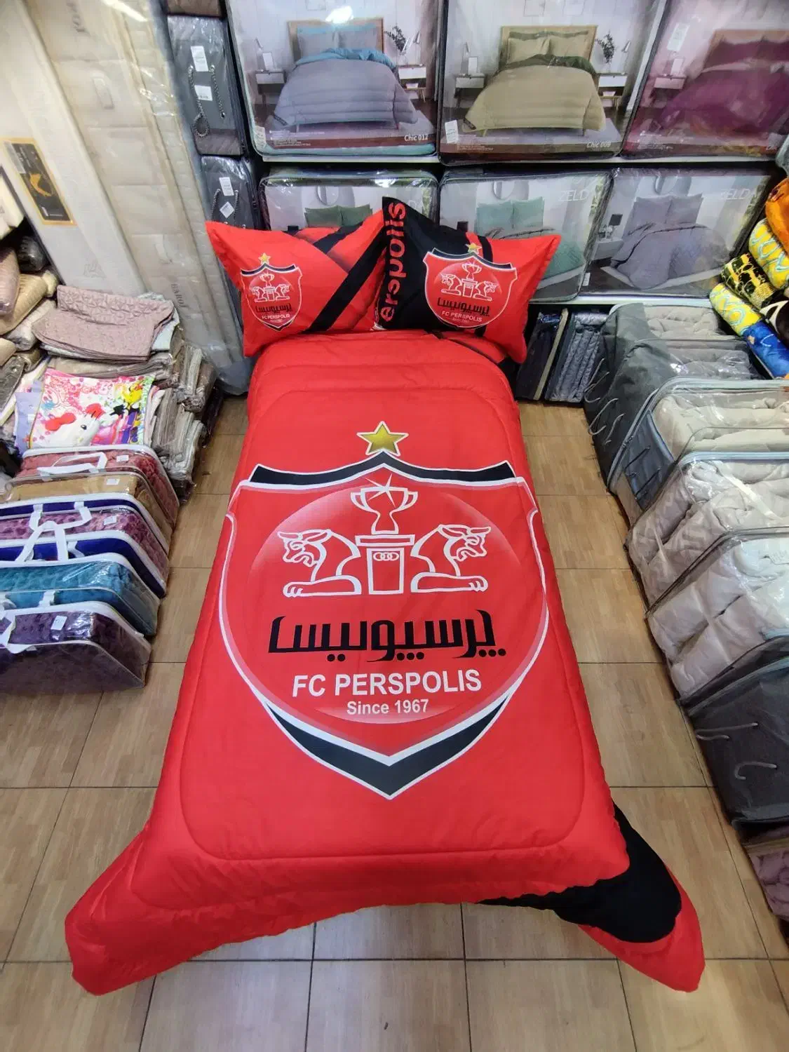 روتختی پرسپولیس با پارچه شانل مخمل|سرویس روتختی|اهواز, گلستان|دیوار