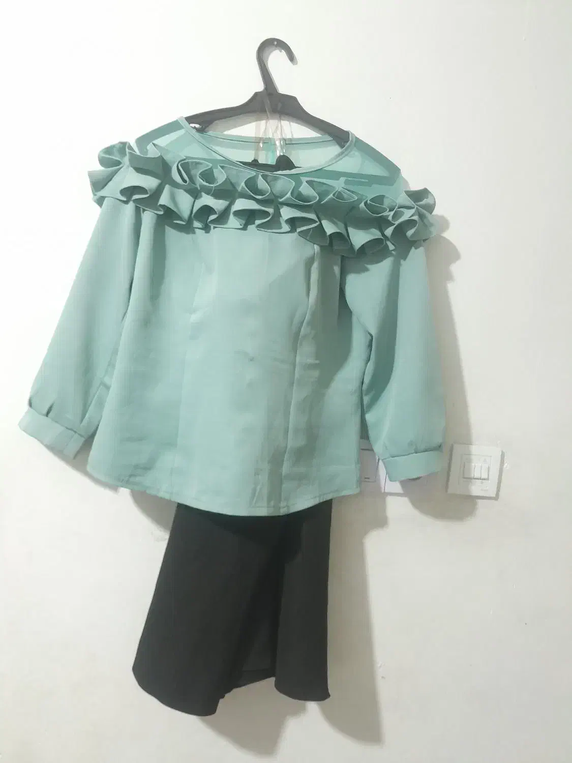 کت دامن|لباس|قرچک, مهدیه|دیوار