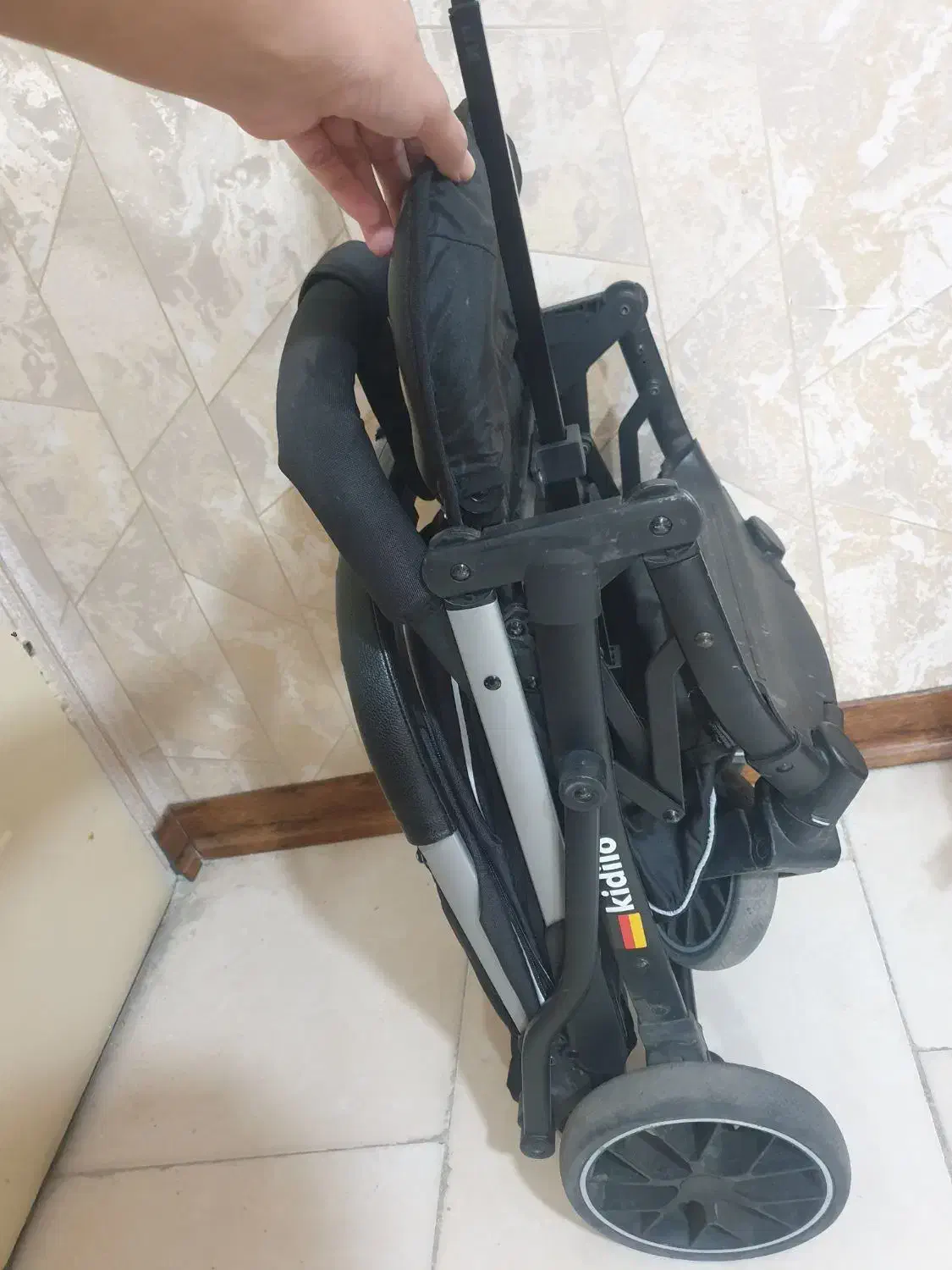 کالسکه مسافرتی کیدیلو|کالسکه و لوازم جانبی|اندیشه, اندیشه فاز ۵|دیوار