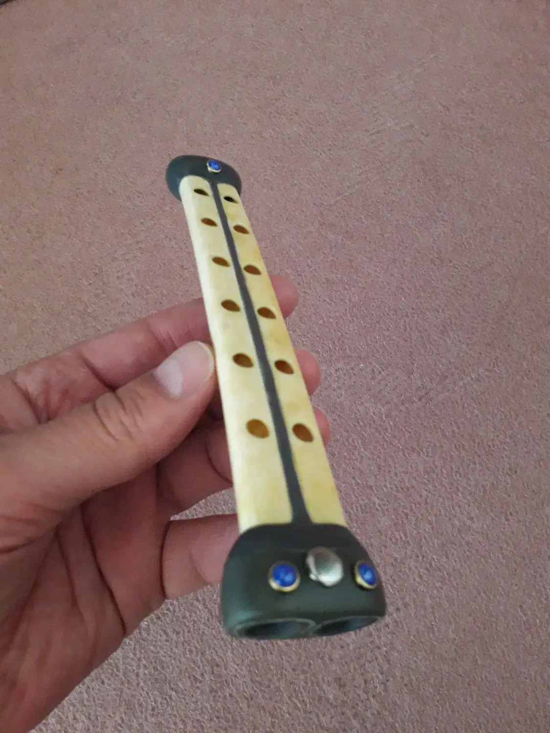 ساز دوزله استخوانی|سازهای بادی|کرمانشاه, |دیوار