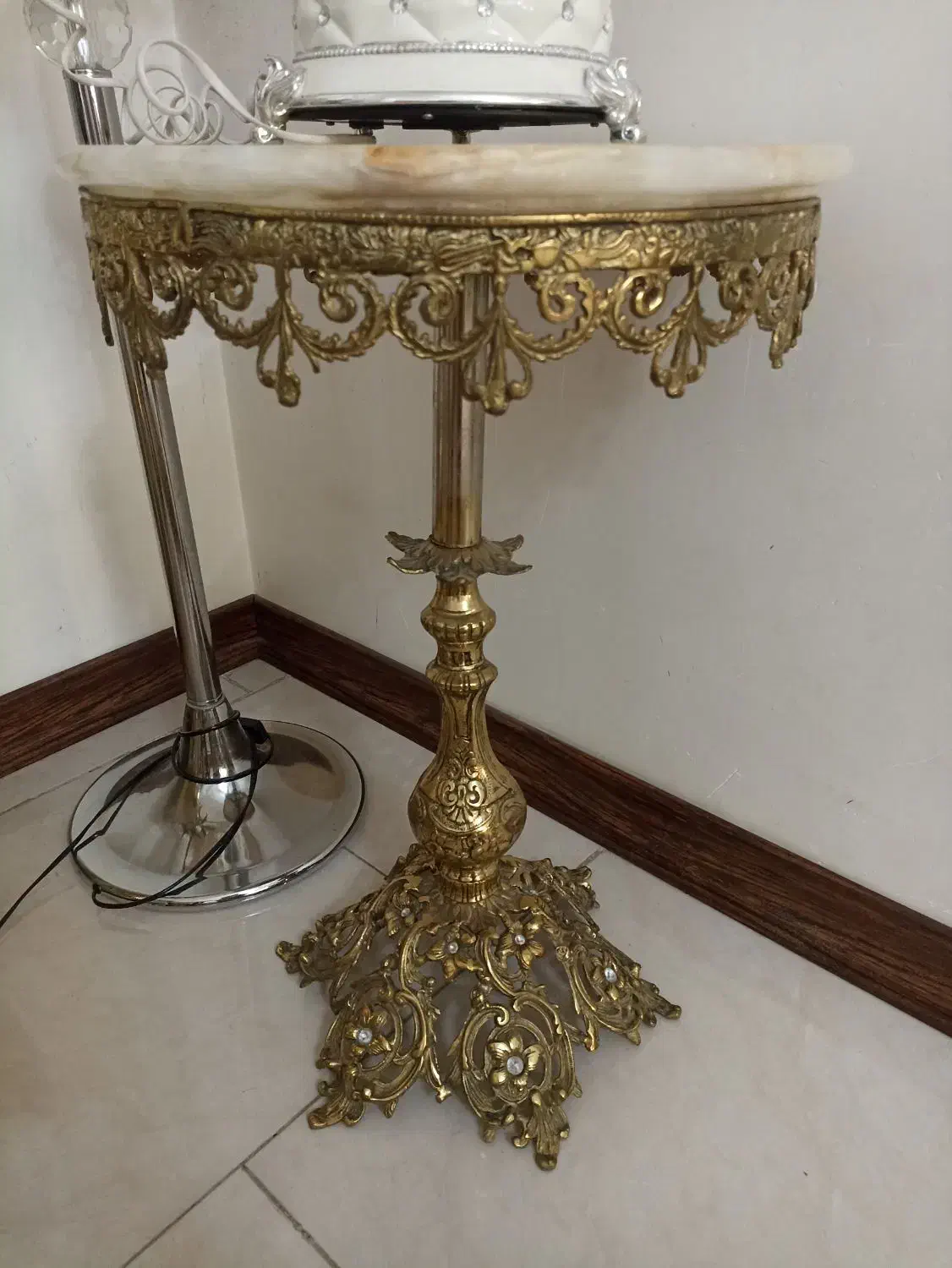 میزگرد|میز تلفن|تهران, جلیلی|دیوار