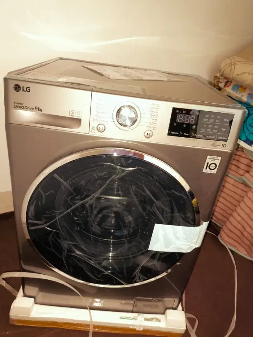 فروش لباسشویی ال جی 9 کیلویی مدل R6|ماشین لباسشویی و خشک‌کن لباس|بندر دیر, |دیوار
