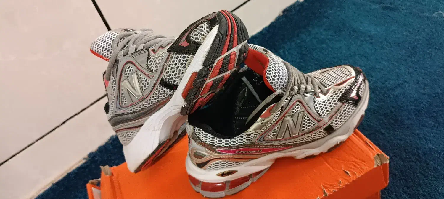 کفش نیوبالانس|کیف، کفش، کمربند|مرودشت, استادیوم|دیوار