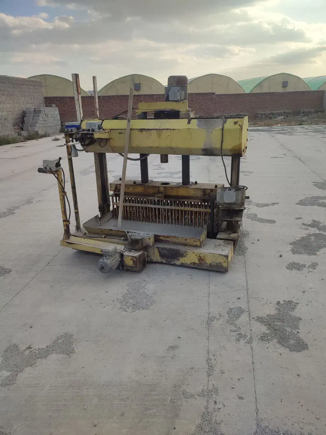 فروش دستگاه بلوک زن کادونا|ماشینآلات صنعتی|تبریز, |دیوار