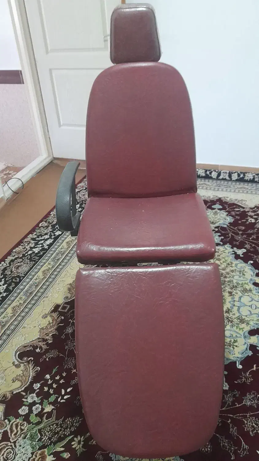 صندلی اصلاح قیمت ۱۶۰۰۰۰۰|آرایشگاه و سالن‌های زیبایی|بجنورد, |دیوار
