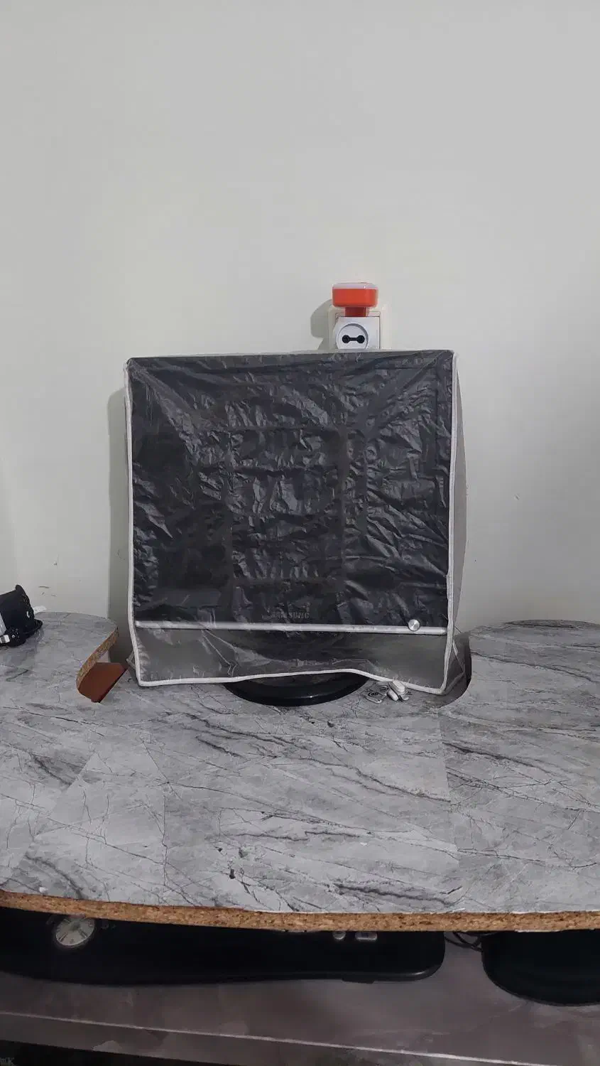 کامپیوتر کارکرده|رایانه رومیزی|اقبالیه, |دیوار