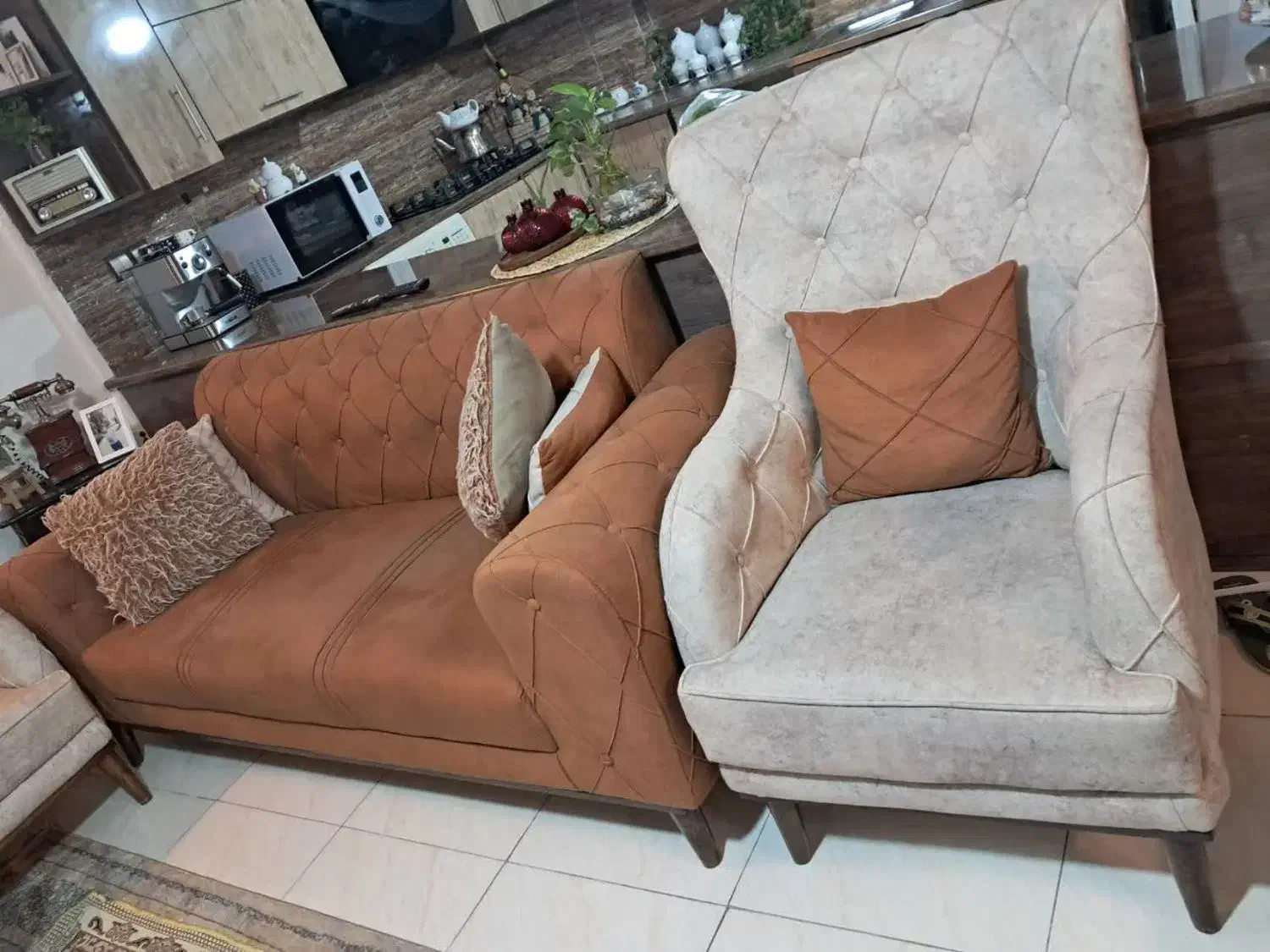 مبل هفت نفره ۲سال استفاده شده|مبلمان خانگی و میز عسلی|شاهین‌شهر, شهرک ردانی پور|دیوار