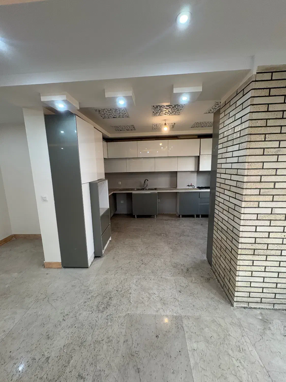 ۱۵۰ متر ۳ خواب نوساز تکواحدی رویایی/لوکیشن طلایی