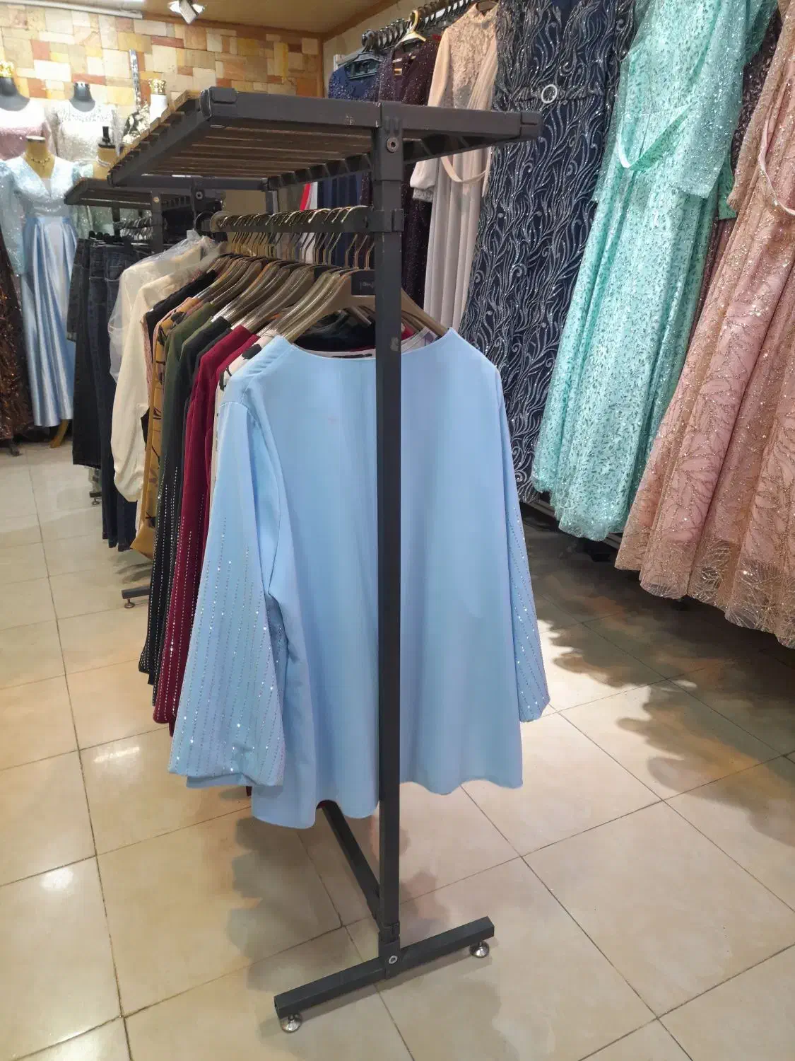 چوب ، رگال|بندرخت و رخت‌آویز|کرج, اصفهانی‌ها|دیوار