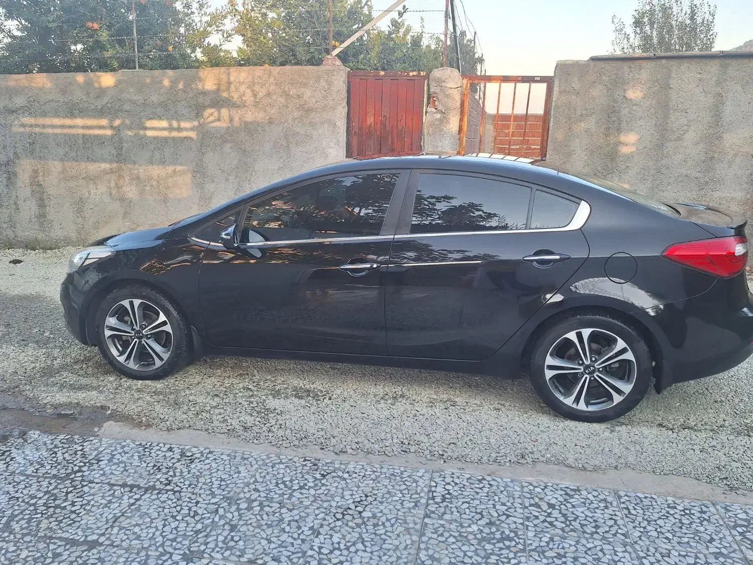 کیا سراتو ۲۰۱۵|خودرو سواری و وانت|گلوگاه, |دیوار