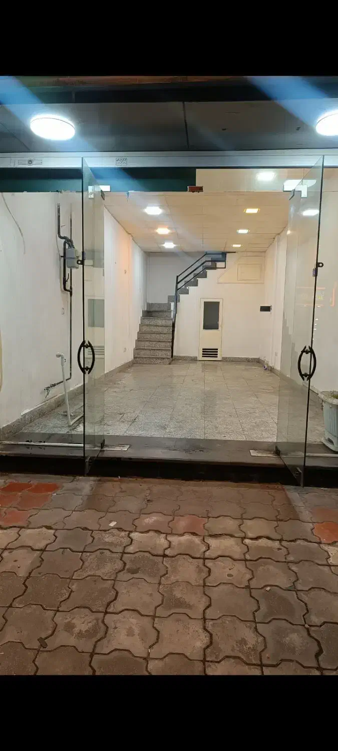 رهن و اجاره مغازه با بالکن ۸۰ متر ، خ امام خمینی|اجارهٔ مغازه و غرفه|رشت, چله خانه|دیوار