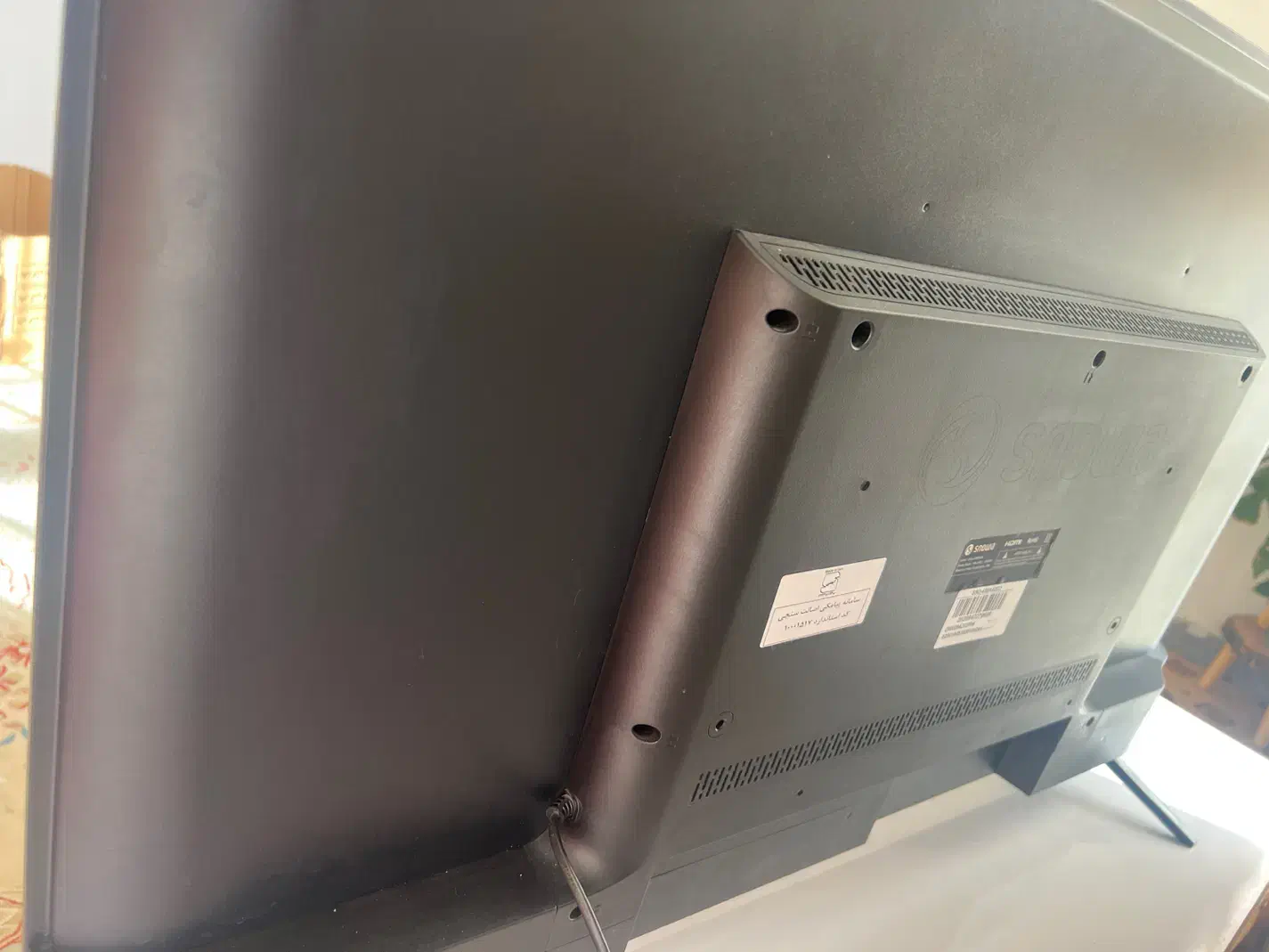 TV43اینچ|تلویزیون و پروژکتور|اسفراین, |دیوار