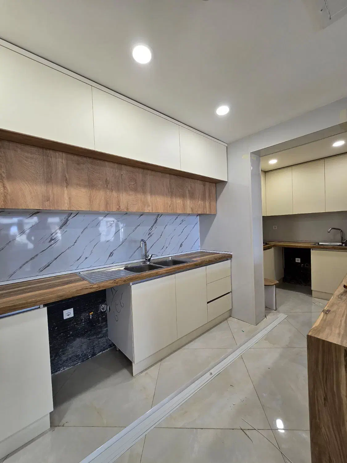 واحدشیک و عیان نشین/۲۱۳متر/فول مشاعات|اجارهٔ آپارتمان|کاشان, فین بزرگ|دیوار