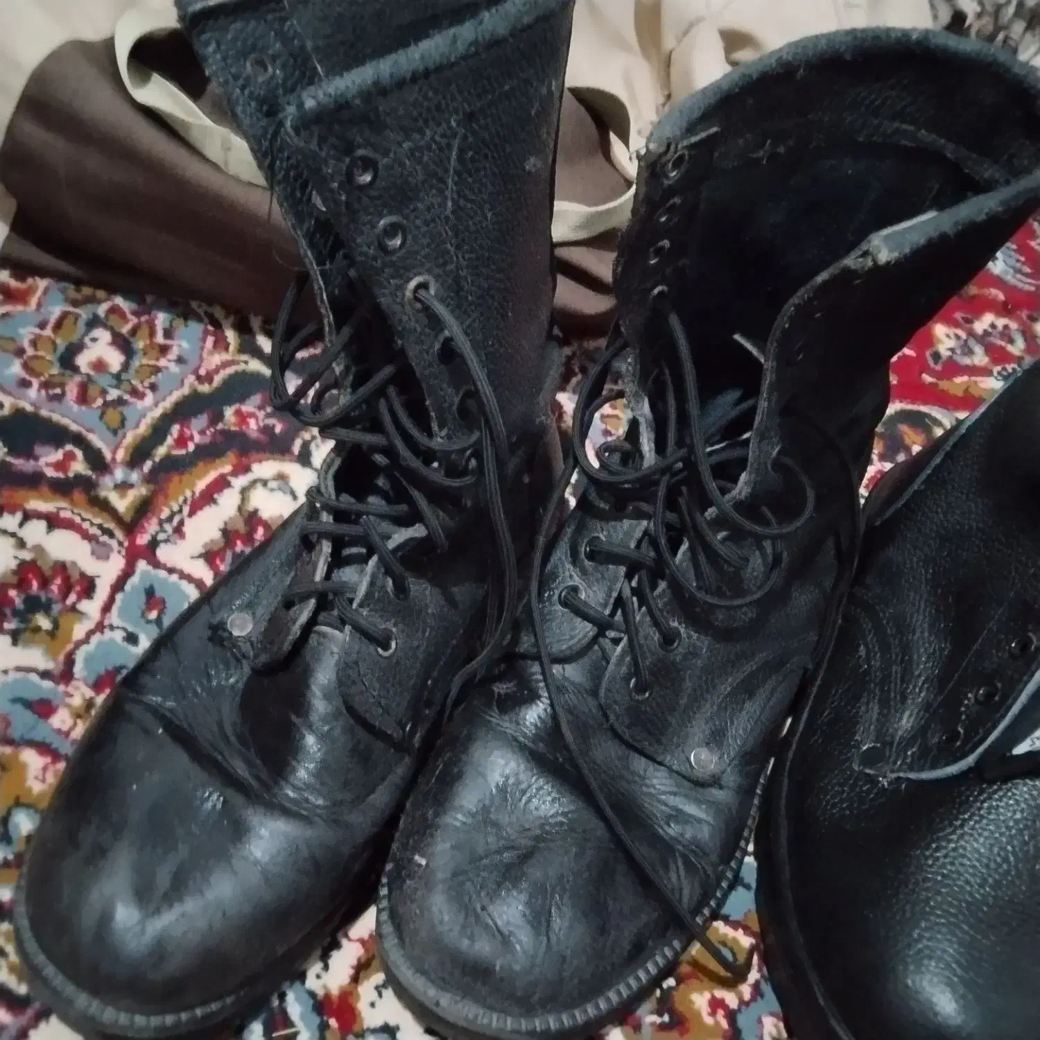 لباس و پوتین سربازی نو نو|لباس|تربت‌حیدریه, پائین ولایت|دیوار