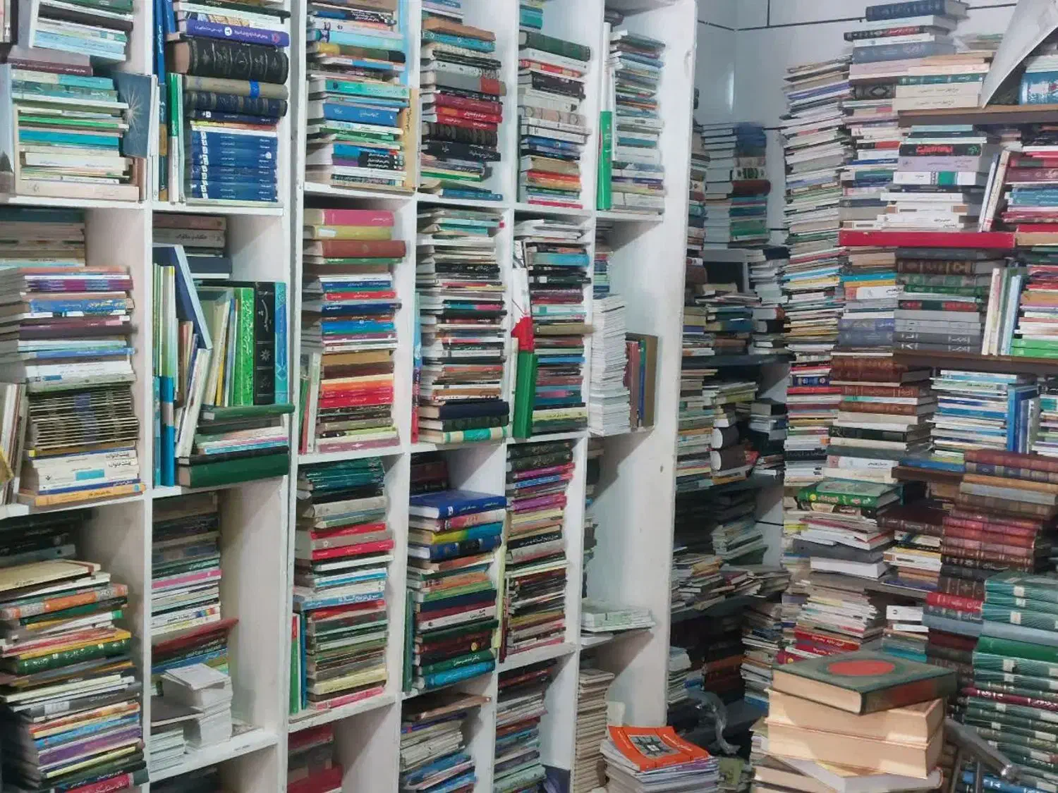 فروش ویژه انواع کتب با ۵۰درصد تخفیف|کتاب و مجله تاریخی|دورود, |دیوار