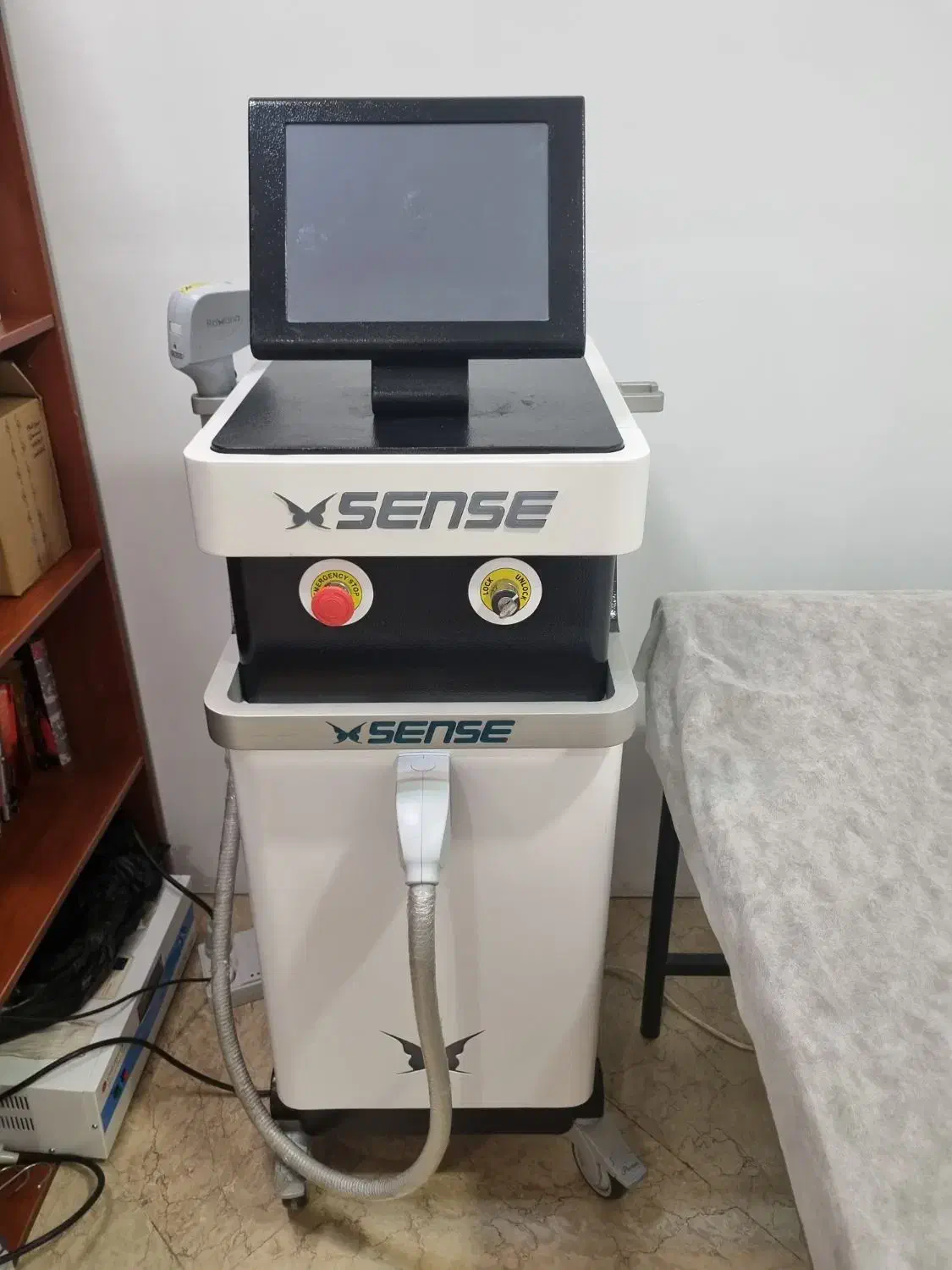 دستگاه لیزر سنس sense|آرایشگاه و سالن‌های زیبایی|تهران, پاسداران|دیوار