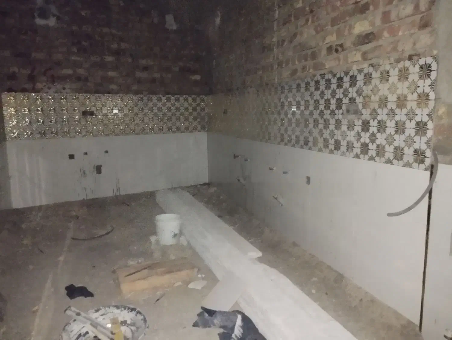 لوله کشی کاشی کاری وبنایی|خدمات پیشه و مهارت|زابل, |دیوار