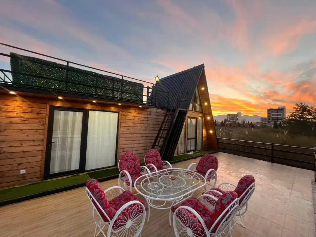 اجاره کلبه سویسی ساحلی لب دریا لب اب|اجارهٔ کوتاهمدت ویلا و باغ|رویان, |دیوار